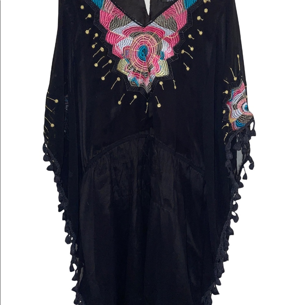 One o one gently used Silk blouse, flowy and flared size medium
